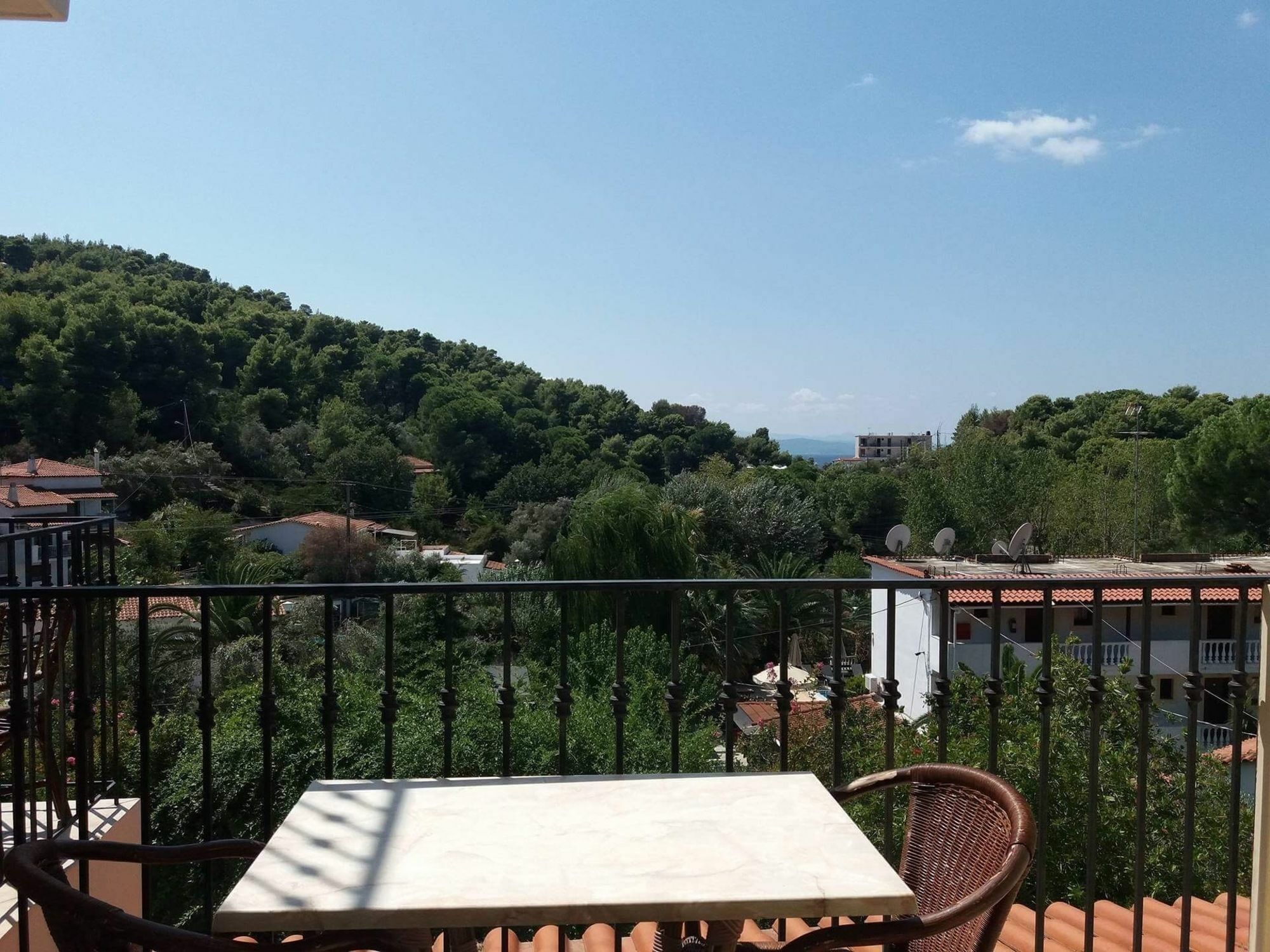 Hermes Aparthotel